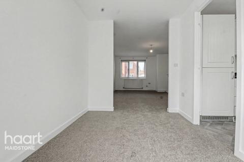 4 bedroom terraced house to rent, Furfield Chase, Maidstone