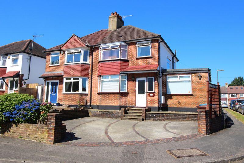 FOXON LANE, CATERHAM ON THE HILL 3 bed semidetached house £450,000