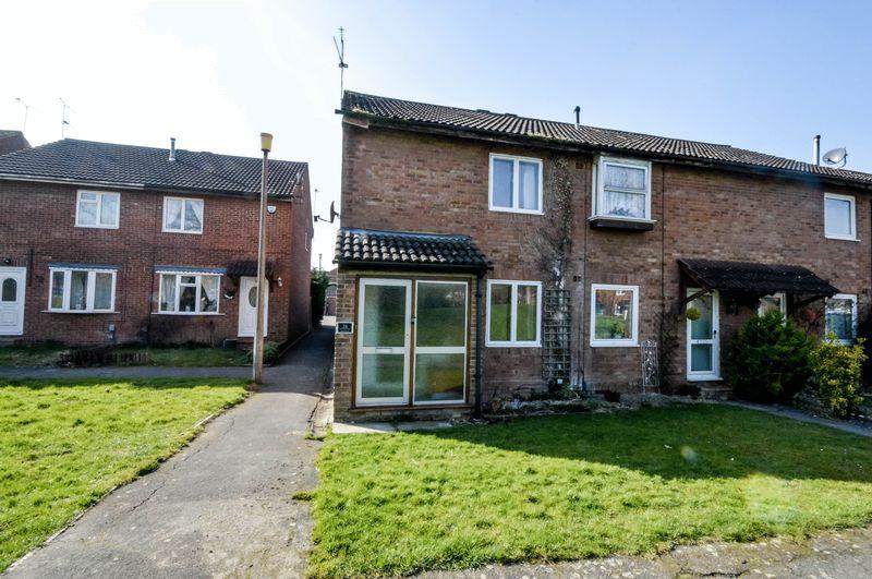 Chalgrove Field, West Swindon 3 bed end of terrace house £178,000