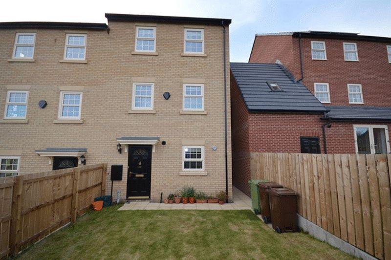 Fallbrook Road, Castleford 2 bed townhouse £110,000