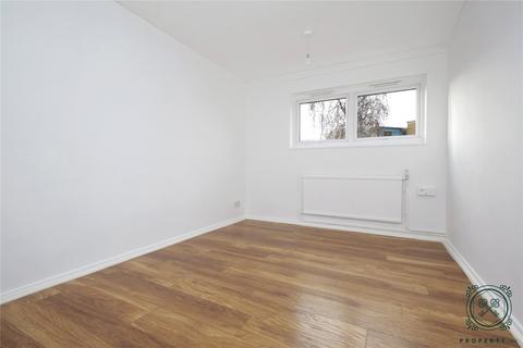 2 bedroom apartment to rent, Sturrock Close, London, N15