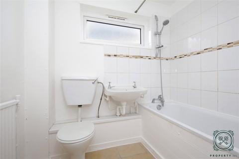 2 bedroom apartment to rent, Sturrock Close, London, N15