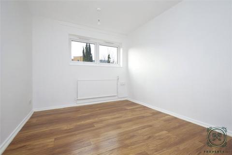 2 bedroom apartment to rent, Sturrock Close, London, N15