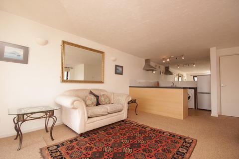 1 bedroom flat to rent - Ashbourne House, Friary Court, The Barbican