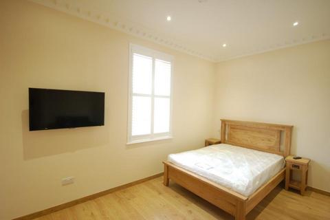 Studio to rent, Jessica House,  Russell Street,  RG1