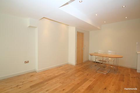3 bedroom ground floor flat to rent - Stainsby Road, London