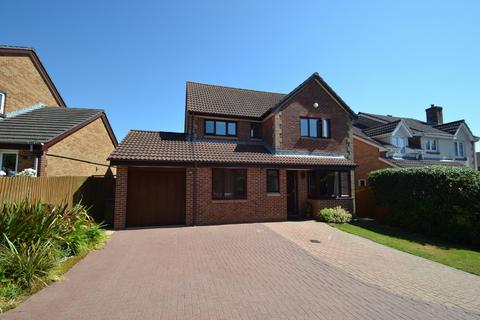 4 bedroom detached house to rent, Broadstone