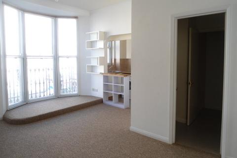 Studio to rent, Lower Rock Gardens, Kemp Town