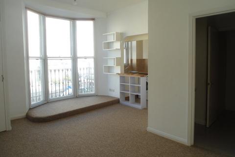 Studio to rent, Lower Rock Gardens, Kemp Town