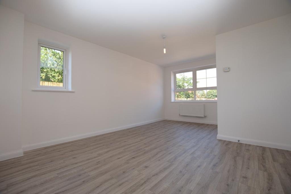 Red Barn Crescent, St Mary's Place, Felpham, PO22 3 bed semidetached house £1,300 pcm (£300 pw)
