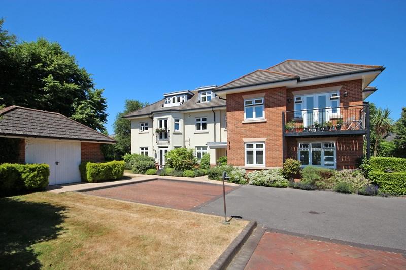 Browning Avenue, Manor, Bournemouth 2 bed apartment £271,950