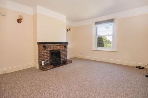 2 bedroom cottage to rent, Winsor