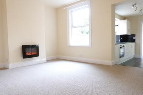 2 bedroom end of terrace house to rent, Wolverton Road, Worcester