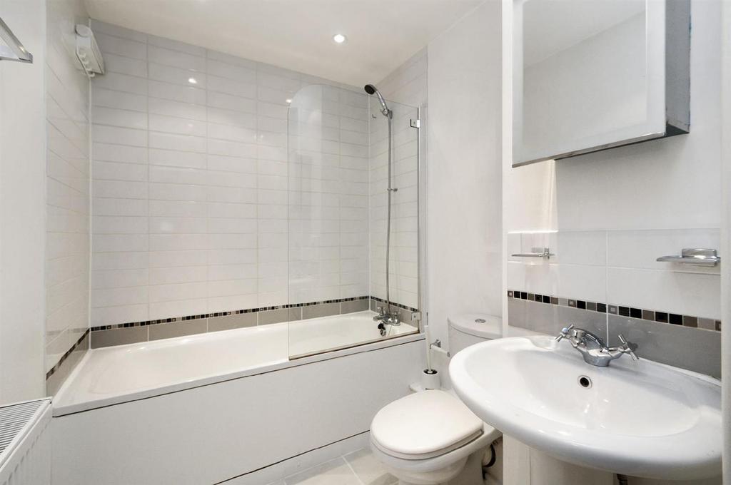 Family bathroom combined W.C