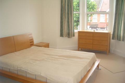 2 bedroom flat to rent, Kings Road, Willesden, London