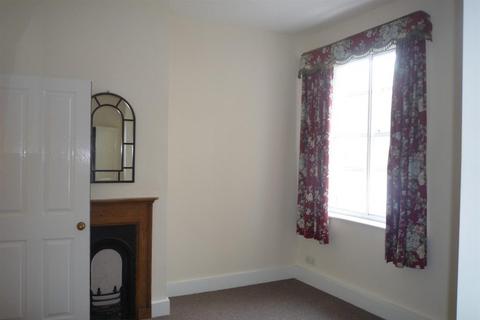 1 bedroom flat to rent, Flat 3, Broadbent House