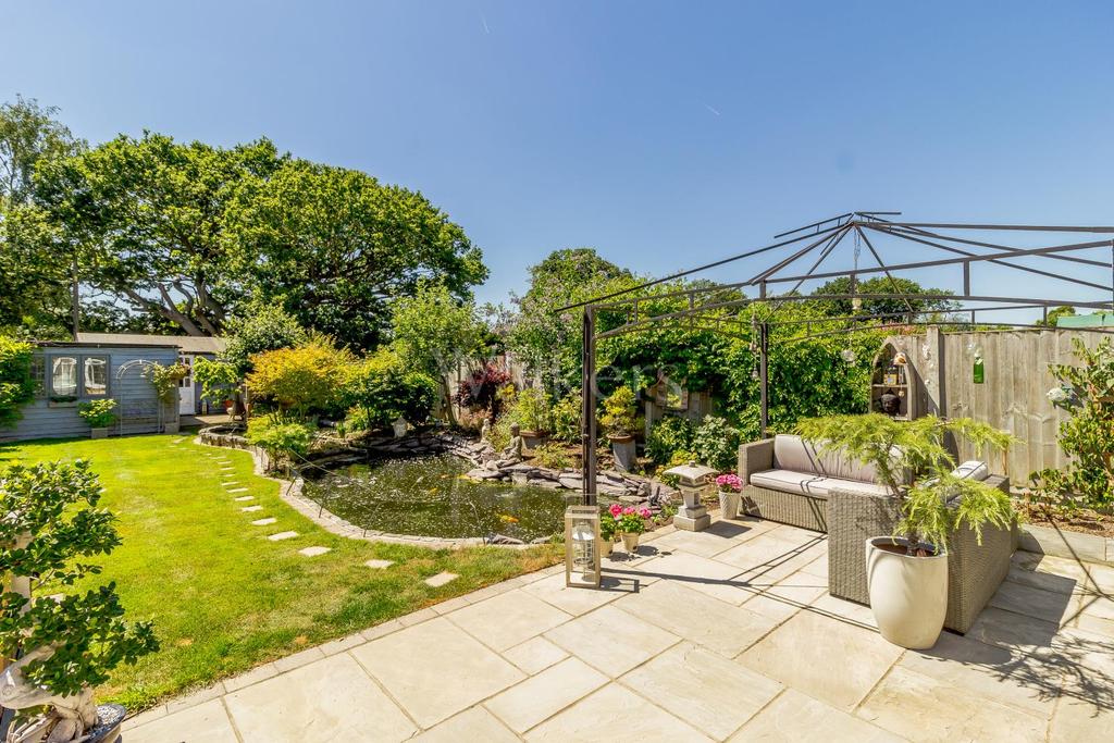 Wyatts Green Road, Wyatts Green, Brentwood 4 bed detached house £650,000