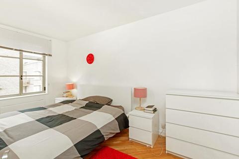1 bedroom flat to rent - The Circle, Queen Elizabeth Street, London, SE1