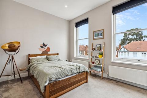 2 bedroom flat for sale, St. Quintin Avenue, North Kensington, London