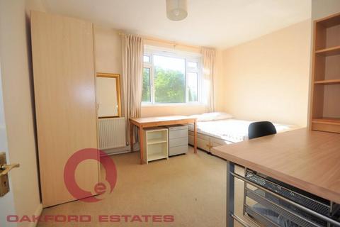 3 bedroom flat to rent, Harrington Street, Euston, London NW1