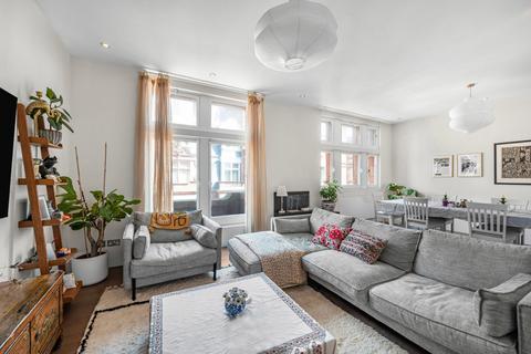 4 bedroom flat to rent, Gordon Mansions, Torrington Place, London