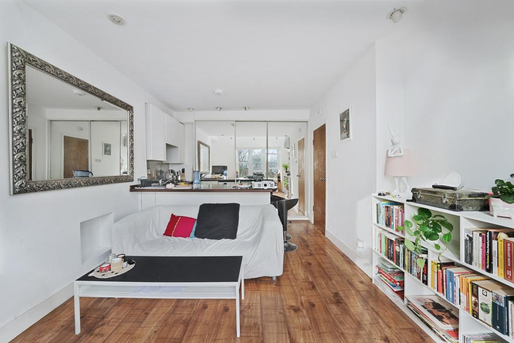 Apartment in London, Kilburn - View 4