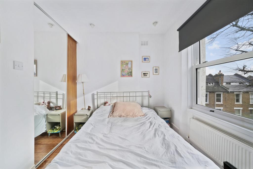 Apartment in London, Kilburn - More
