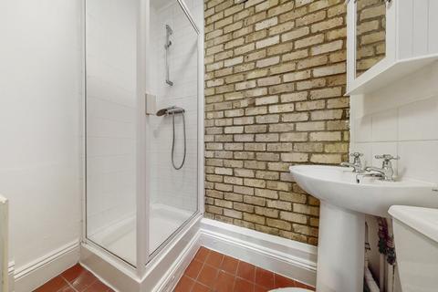 3 bedroom flat to rent, Kenilford Road, Balham