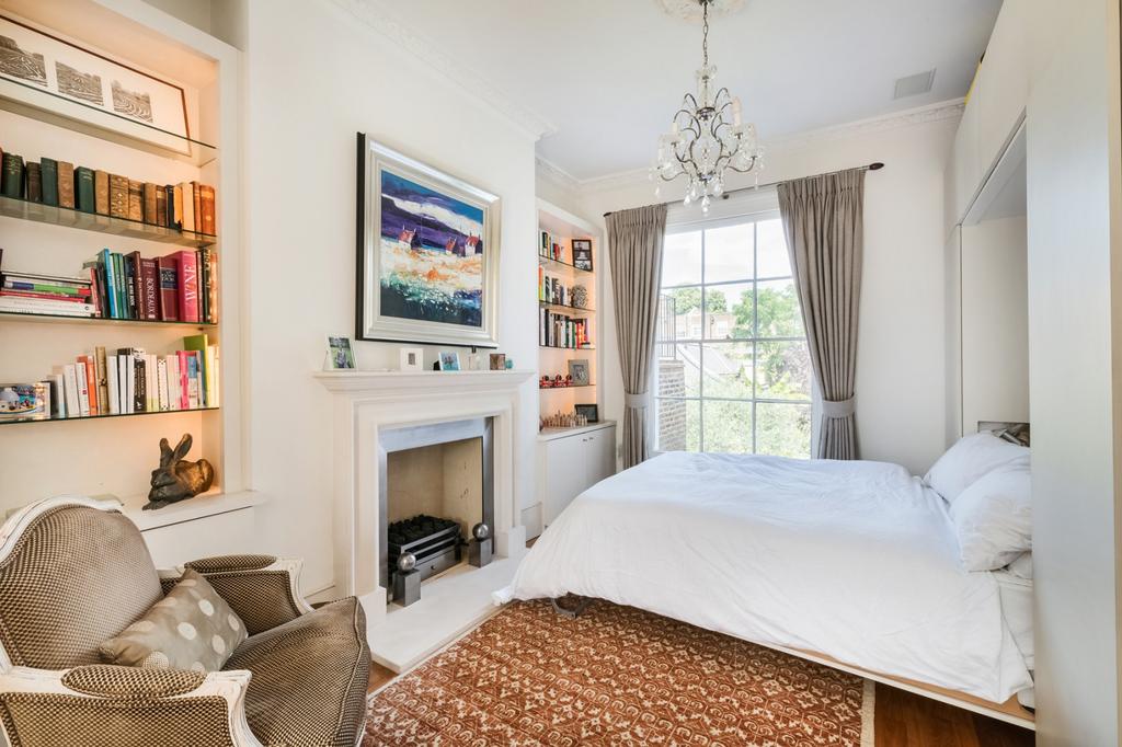 Reception/bedroom