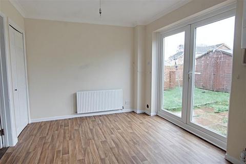 3 bedroom terraced house to rent, Queens Club Gardens, Trowbridge