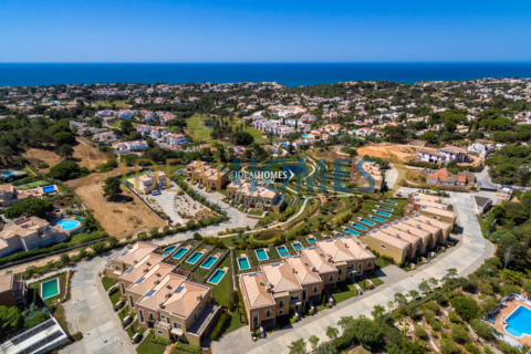 2 bedroom townhouse, Carvoeiro,  Algarve, Portugal