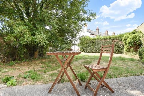 3 bedroom semi-detached house to rent, Buckland Crescent,  Windsor,  SL4