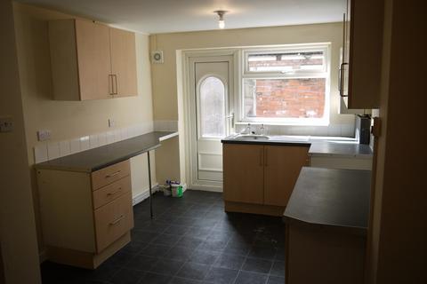 2 bedroom terraced house to rent, Poplar Avenue, Reynoldson Street, Hull HU5