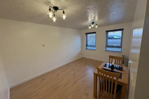 Studio to rent, Rhodfa Eos, Parc Gwernfadog, SA6 6TF