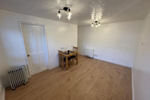 Studio to rent, Rhodfa Eos, Parc Gwernfadog, SA6 6TF