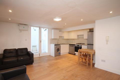 2 bedroom flat to rent, Murray Street, Camden, NW1