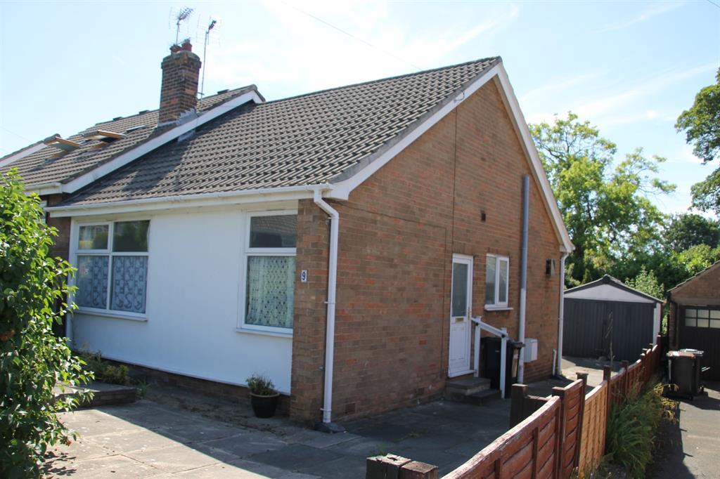 Hill Top Rise, Harrogate, HG1 3BW 2 bed semidetached bungalow £189,950