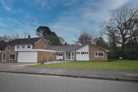4 bedroom detached bungalow to rent, White House Green, West Midlands B91