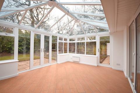 4 bedroom detached bungalow to rent, White House Green, West Midlands B91