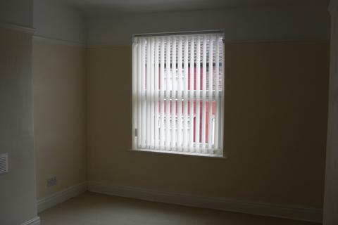 2 bedroom terraced house to rent, 12 Forfar Road