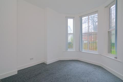 2 bedroom apartment to rent, 15 Croxteth Road