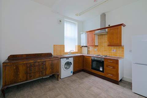 2 bedroom apartment to rent, 15 Croxteth Road