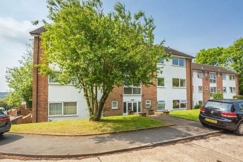 2 bedroom flat to rent, Freeman Court, Chesham - Apartment with views