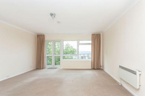 2 bedroom flat to rent, Freeman Court, Chesham - Apartment with views