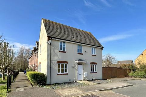 3 bedroom terraced house to rent, Bonham Drive, Orsett Village