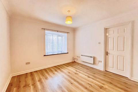 1 bedroom apartment to rent, Chalk Court, Grays