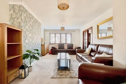 3 bedroom terraced house to rent, Malting Lane, Orsett Village