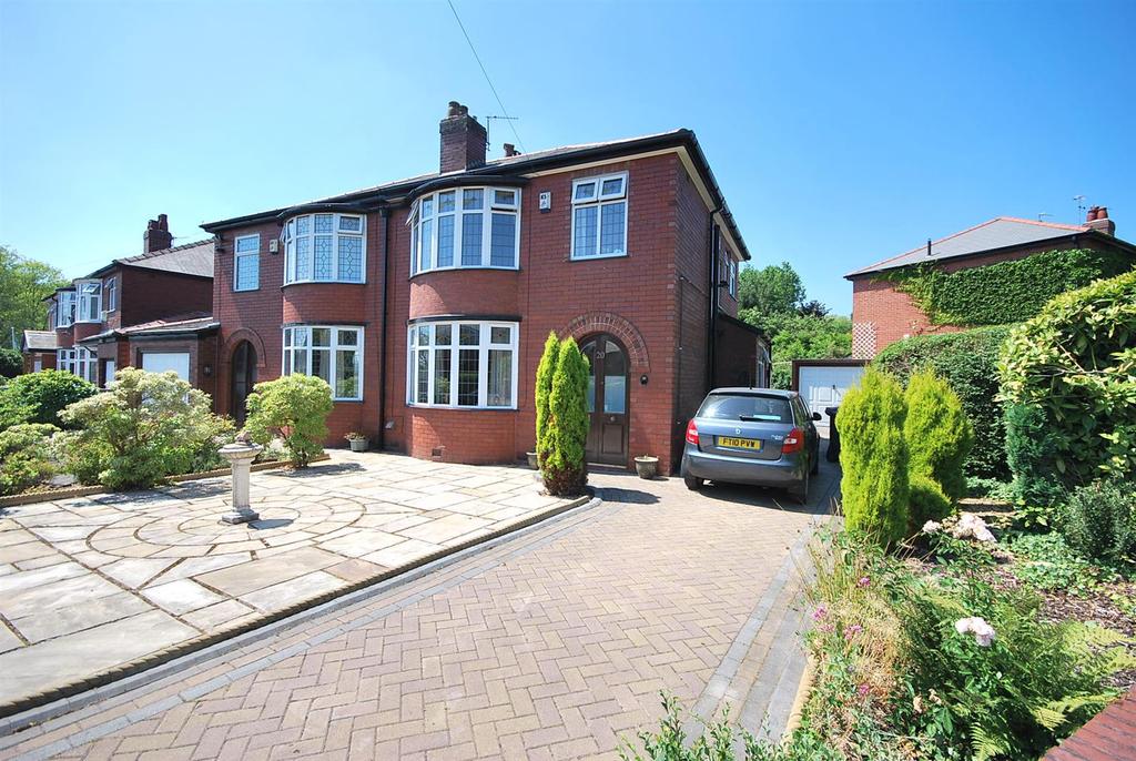 Parr Fold Avenue, Worsley, Manchester 3 bed semidetached house £264,995