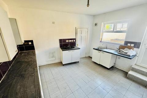 3 bedroom detached house to rent, Cinder Bank, Dudley, DY2 9AL