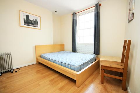 Studio to rent, Flat 2 room2, 2nd rear flat, Islington